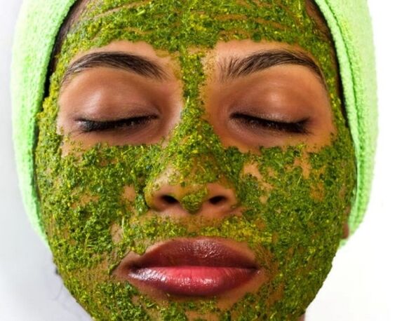 Masque à base d'herbes
